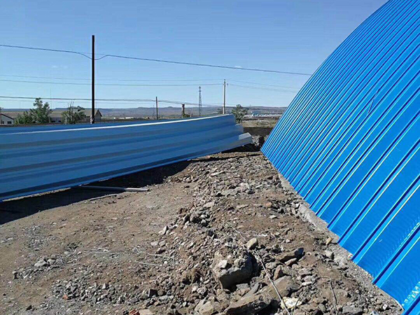 700�͹������